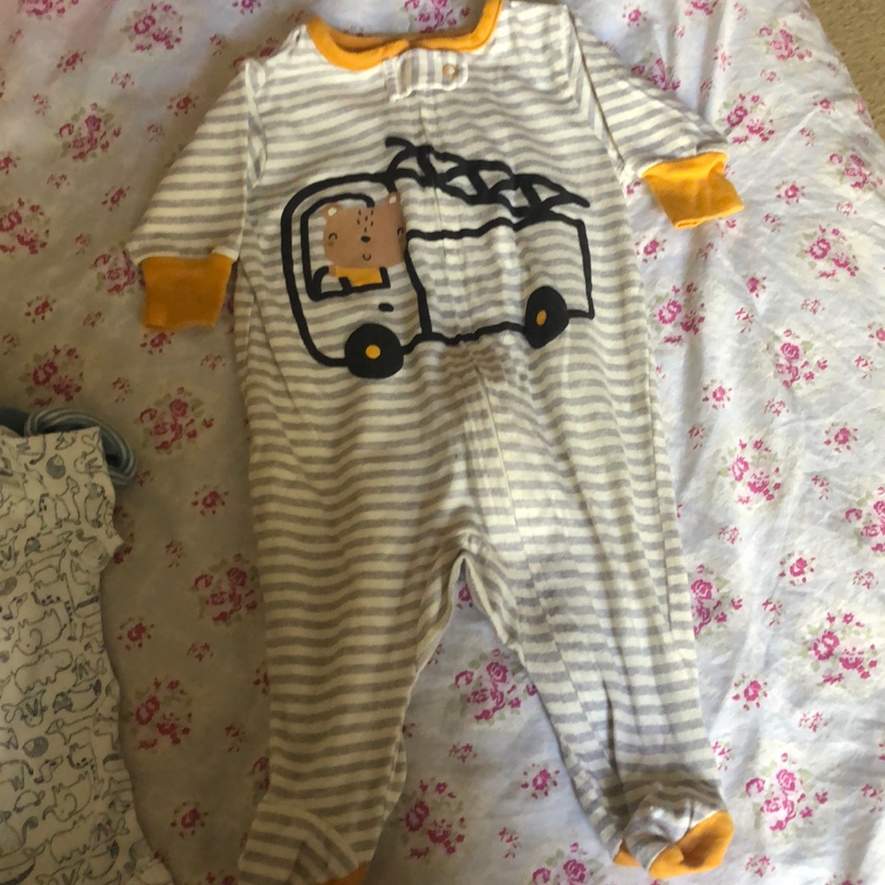 Baby boy essentials - Picture 2 of 4
